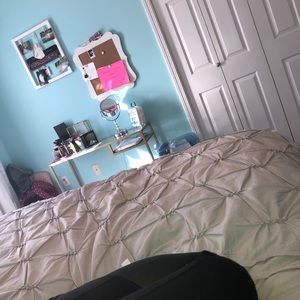 Meet your Posher, Ella